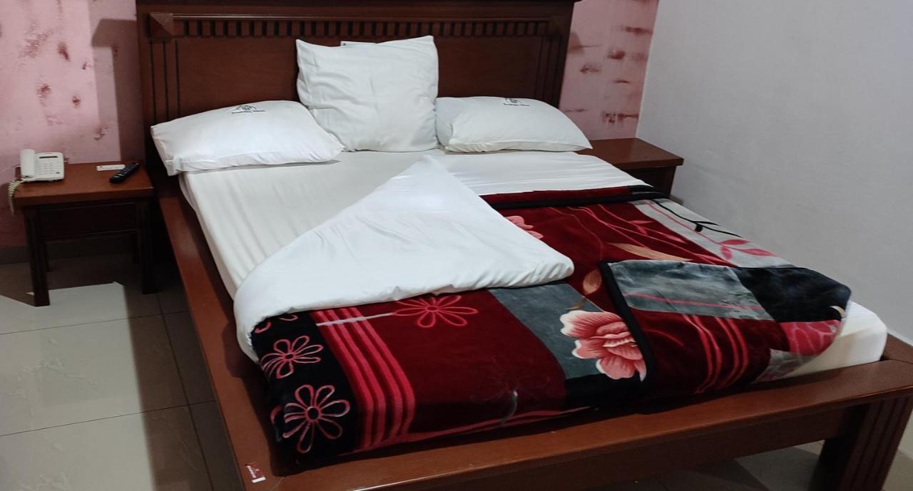 Prodiges Hotel Yaoundé Buitenkant foto