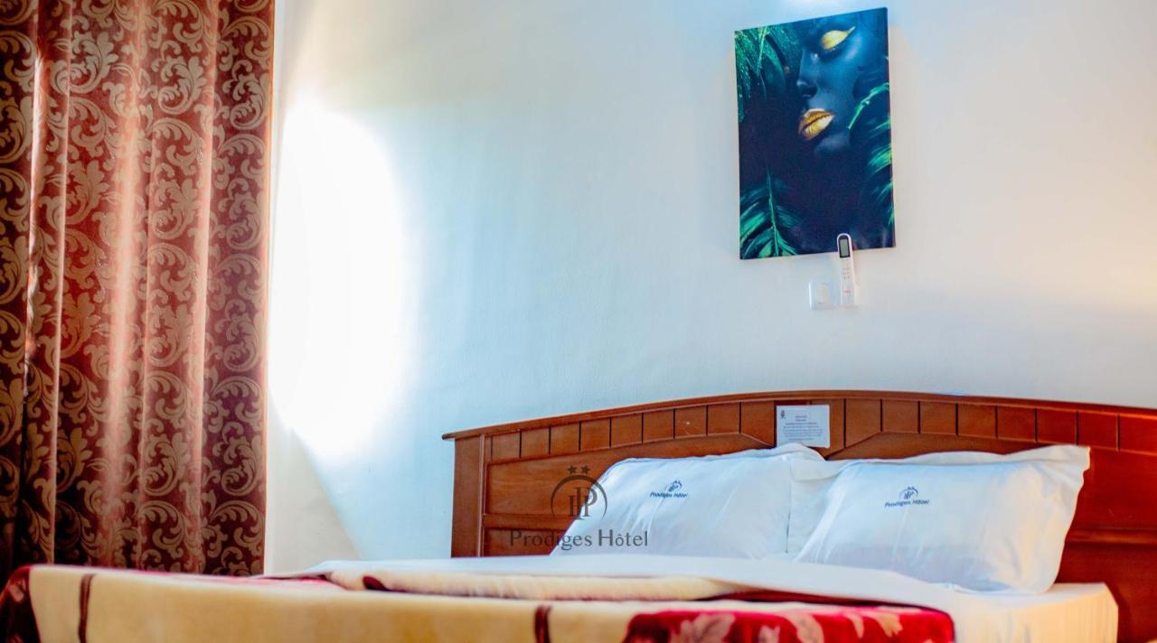 Prodiges Hotel Yaoundé Buitenkant foto