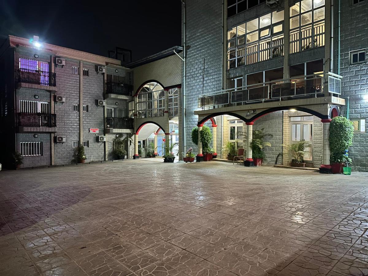 Prodiges Hotel Yaoundé Buitenkant foto