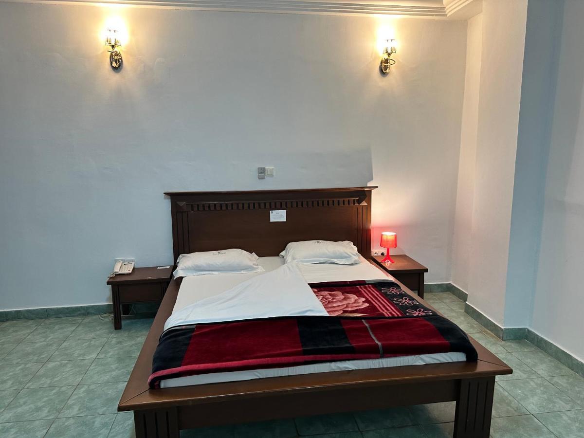 Prodiges Hotel Yaoundé Buitenkant foto